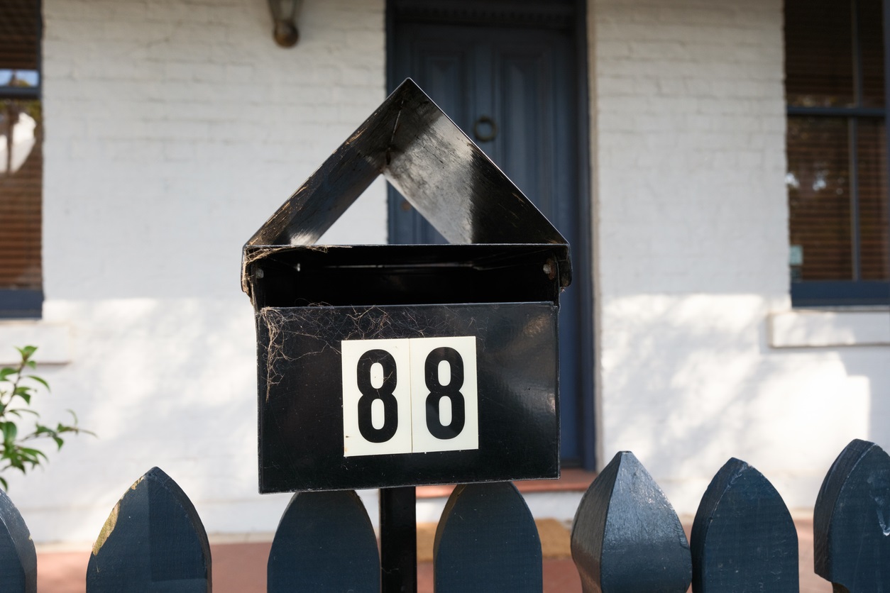 Picture of a black letterbox number 88